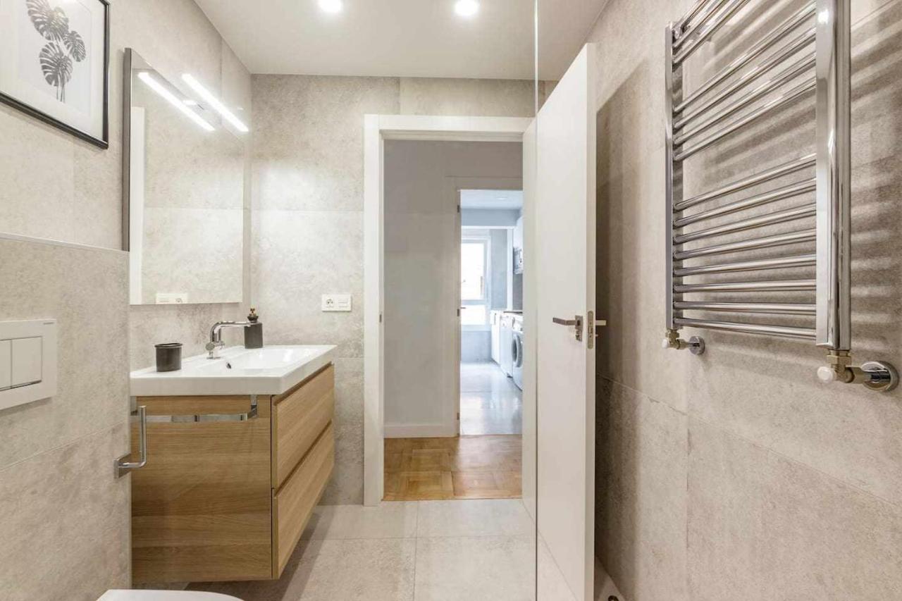 New Amara Suite Friends & Families Parking San Sebastian Exterior photo
